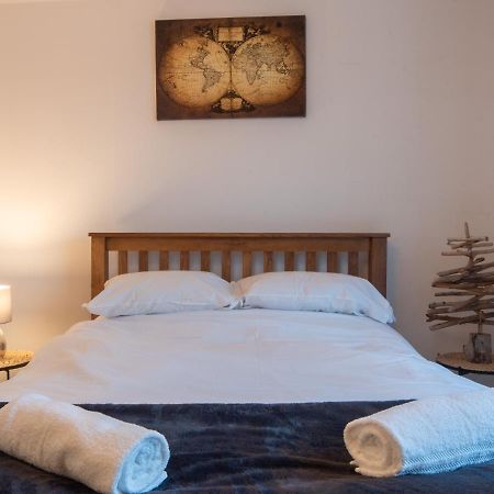 Castle View - Flat In Mumbles - Free Parking Appartamento Oystermouth Esterno foto