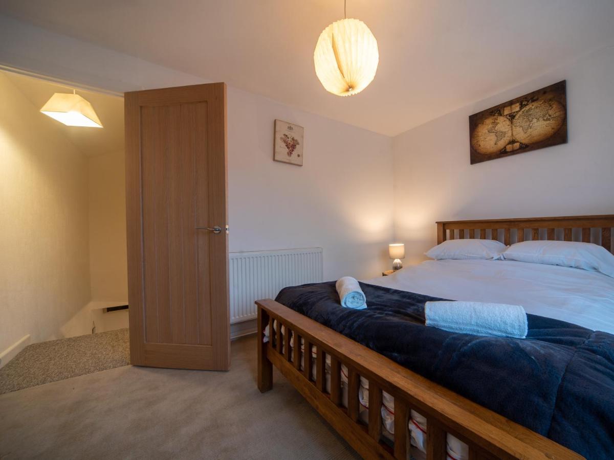 Castle View - Flat In Mumbles - Free Parking Appartamento Oystermouth Esterno foto